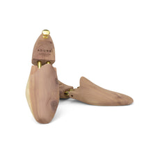 Load image into Gallery viewer, Cedar Shoe Tree